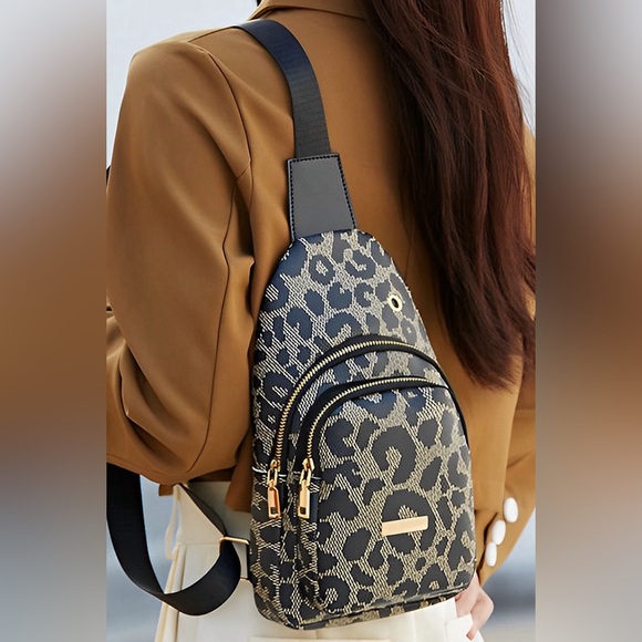 Leopard Print Pick Up Sling Bag - Picture 1 of 6